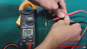 Cách đo điện trở bằng ampe kìm an toàn, hiệu quả 25 Cách đo điện trở bằng ampe kìm an toàn, hiệu quả