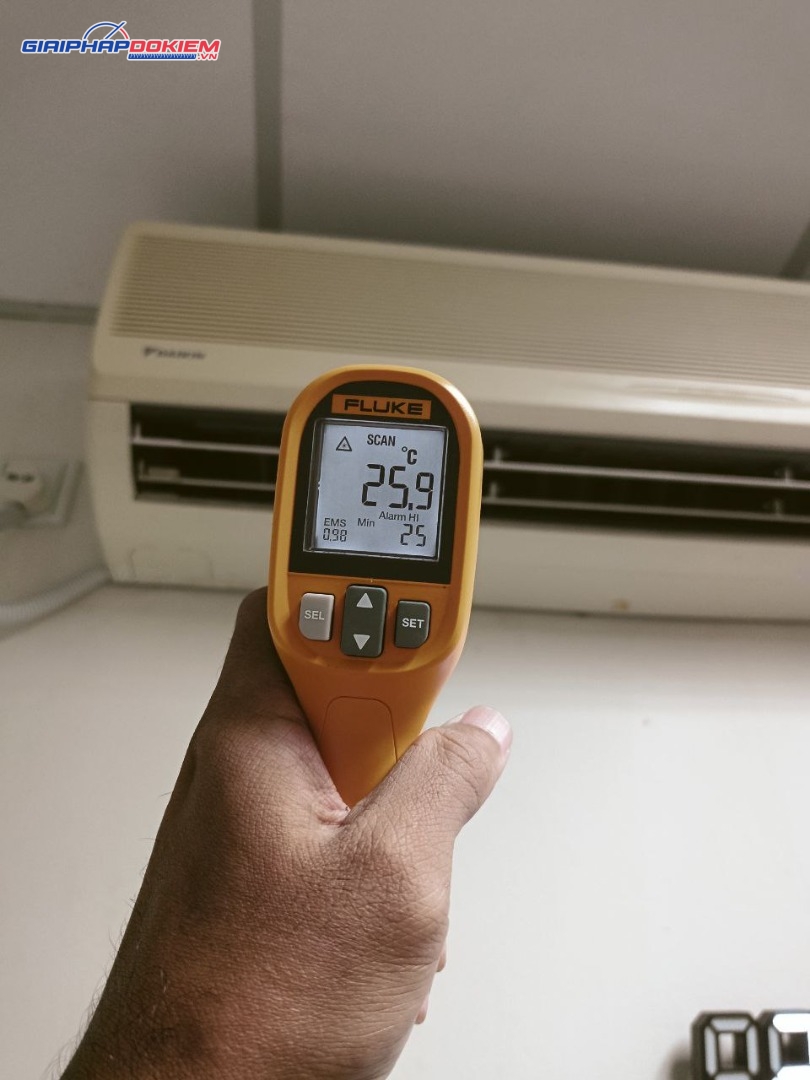 Máy đo nhiệt độ hồng ngoại Fluke 59 MAX 17 Máy đo nhiệt độ hồng ngoại Fluke 59 MAX