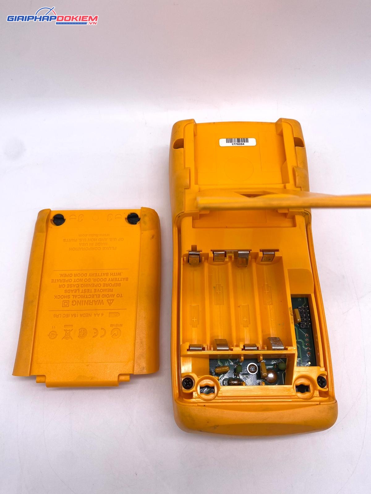 Máy hiệu chuẩn đa năng Fluke 726 57 Máy hiệu chuẩn đa năng Fluke 726
