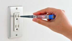 Bóng đèn bút thử điện sáng khi nào? Hướng dẫn sử dụng đúng cách 13 Bóng đèn bút thử điện sáng khi nào? Hướng dẫn sử dụng đúng cách