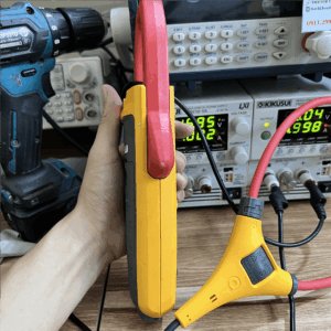 Ampe kìm đo dòng AC/DC FLUKE 376 (2500A) 32 Ampe kìm đo dòng AC/DC FLUKE 376 (2500A)
