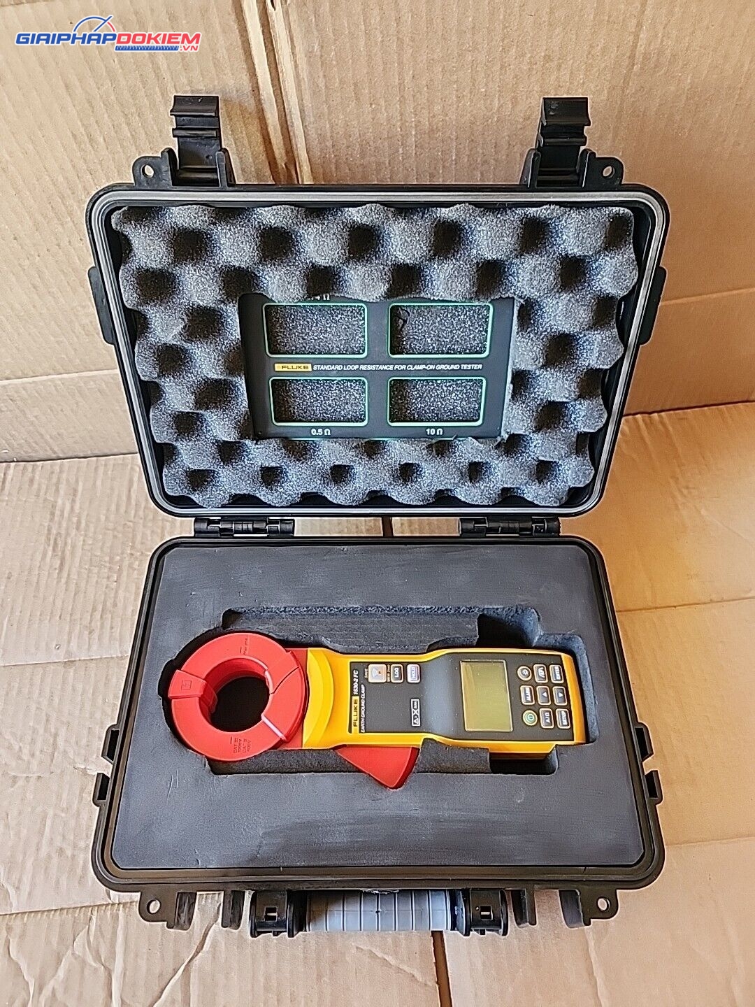 Ampe kìm đo điện trở đất FLUKE 1630-2 FC 19 Ampe kìm đo điện trở đất FLUKE 1630-2 FC