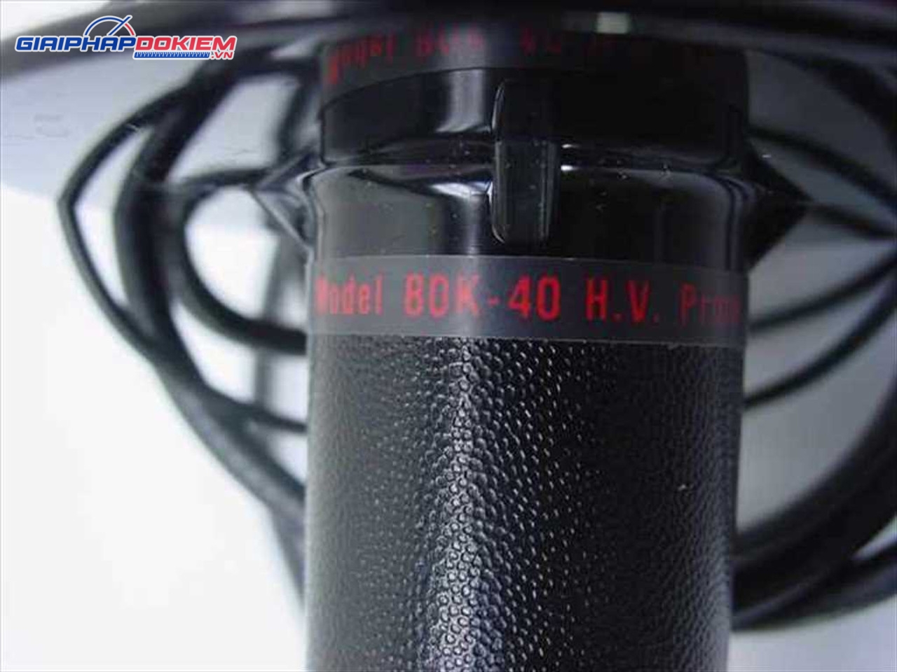 Dụng cụ đo điện áp cao FLUKE 80K-40 29 Dụng cụ đo điện áp cao FLUKE 80K-40