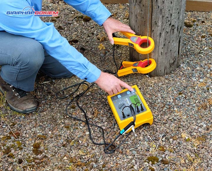 Bộ KIT thiết bị đo điện trở đất FLUKE 1625-2 KIT 23 Bộ KIT thiết bị đo điện trở đất FLUKE 1625-2 KIT