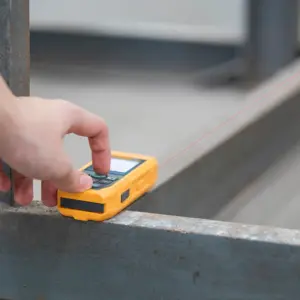 Máy đo khoảng cách bằng laze FLUKE 404E (0.2 đến 40 m) 25 Máy đo khoảng cách bằng laze FLUKE 404E (0.2 đến 40 m)