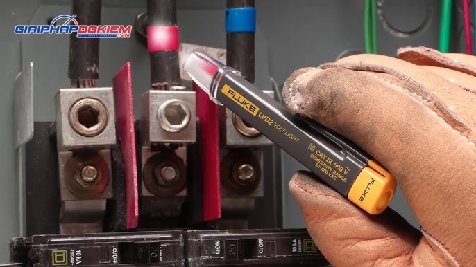 Bút thử điện không tiếp xúc FLUKE LVD2 (90V~200V) 32 Bút thử điện không tiếp xúc FLUKE LVD2 (90V~200V)