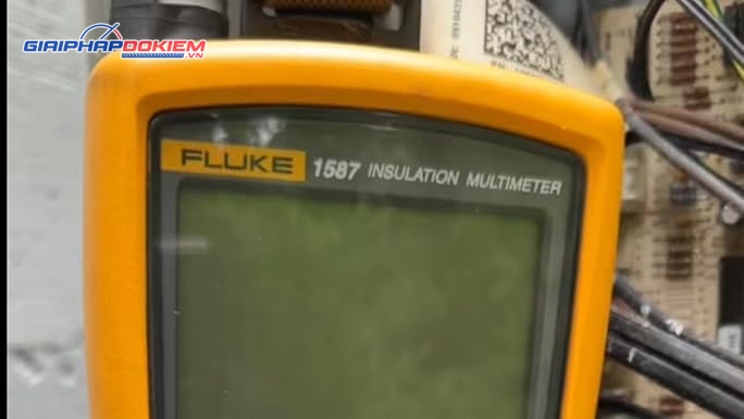 Máy đo điện trở vạn năng FLUKE 1587 16 Máy đo điện trở vạn năng FLUKE 1587