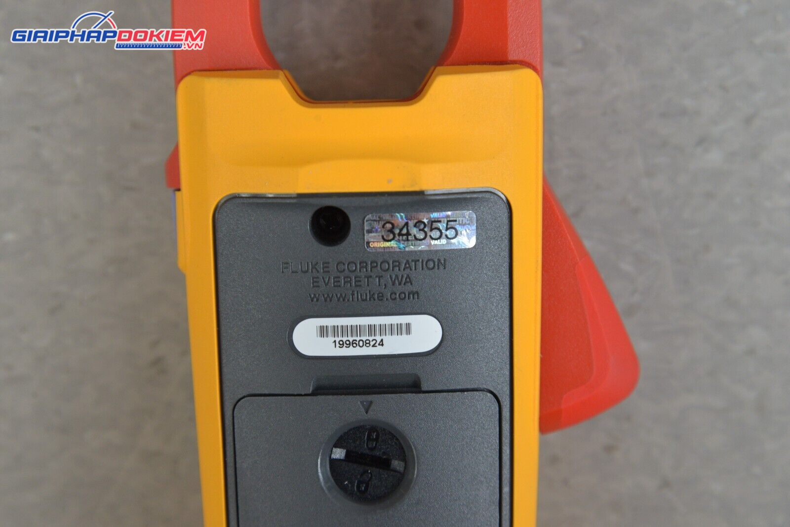Ampe kìm FLUKE 373 (600A; True RMS) 25 Ampe kìm FLUKE 373 (600A; True RMS)