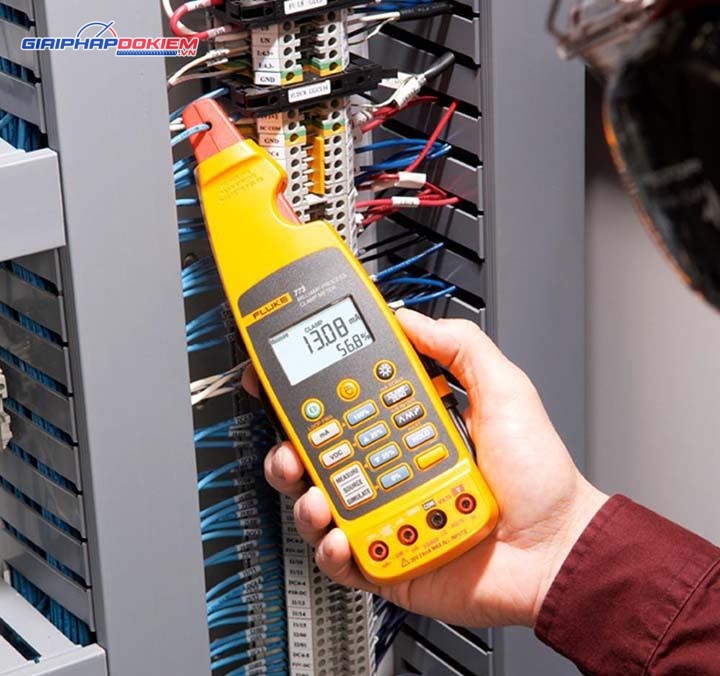 Ampe kìm FLUKE 773 (100mA) 28 Ampe kìm FLUKE 773 (100mA)