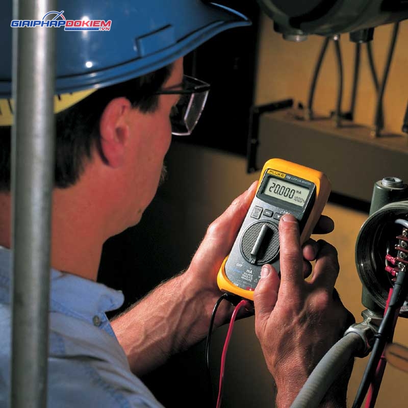 Thiết bị hiệu chuẩn dòng điện FLUKE 705 17 Thiết bị hiệu chuẩn dòng điện FLUKE 705