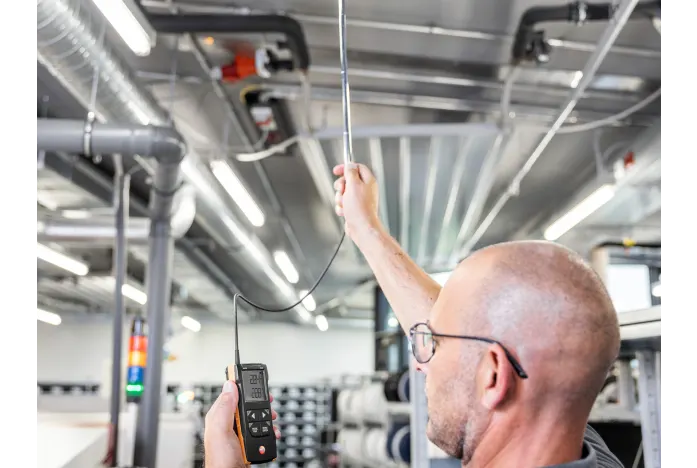 Máy đo vận tốc gió dạng sợi nhiệt Testo 425 12 Máy đo vận tốc gió dạng sợi nhiệt Testo 425