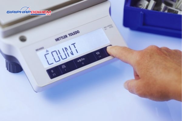 Cân điện tử Mettler Toledo ME3002E (3200g, 0.01g) 6 Cân điện tử Mettler Toledo ME3002E (3200g, 0.01g)