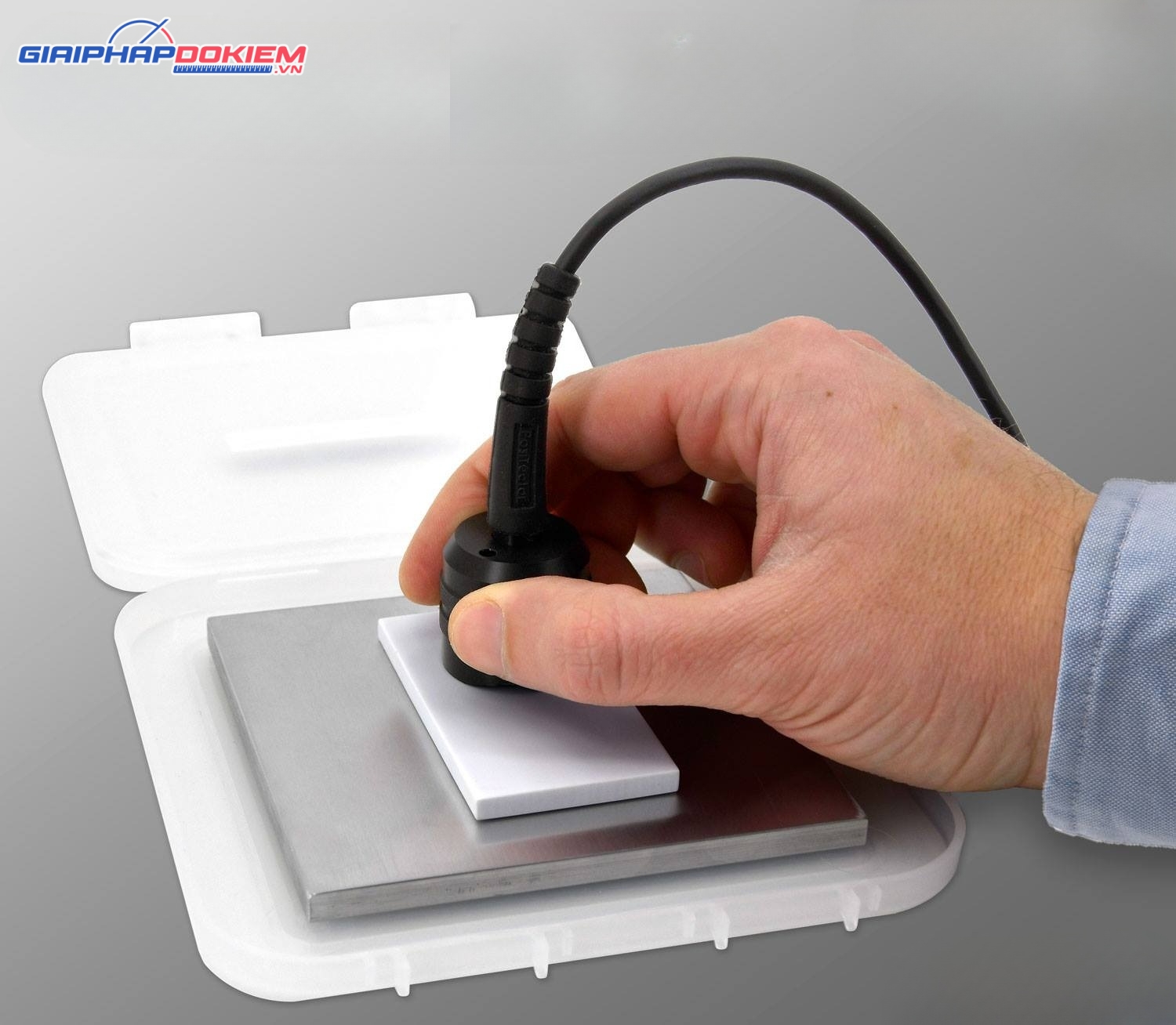 Nâng Tầm Chất Lượng Sản Phẩm Với Thiết Bị Đo Kiểm DeFelsko 32 Máy đo độ cứng thương hiệu DeFelsko