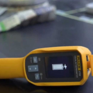 Máy đo nhiệt độ hồng ngoại Fluke VT06 22 Máy đo nhiệt độ hồng ngoại Fluke VT06