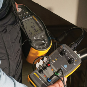 Bộ dụng cụ chuyển đổi kiểm tra trạm sạc Fluke FEV300 EV 33 Bộ dụng cụ chuyển đổi kiểm tra trạm sạc Fluke FEV300 EV