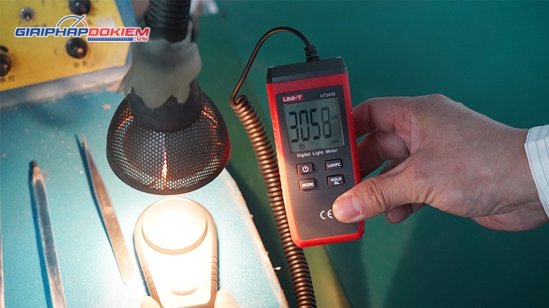 Thiết bị đo cường độ ánh sáng UNI-T UT383S 9 Thiết bị đo cường độ ánh sáng UNI-T UT383S