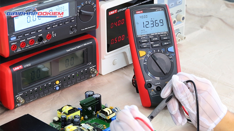 Máy hiệu chuẩn nhiệt độ quá trình đa năng UNI-T UT71 10 Máy hiệu chuẩn nhiệt độ quá trình đa năng UNI-T UT71