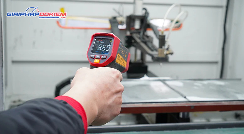 Thiết bị đo nhiệt độ hồng ngoại UNI-T UT305S 12 Thiết bị đo nhiệt độ hồng ngoại UNI-T UT305S