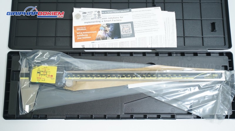 Thước cặp điện tử Mitutoyo 500-173-30 0-300mm/12" x 0.01 11 Thước cặp điện tử Mitutoyo 500-173-30 0-300mm/12" x 0.01