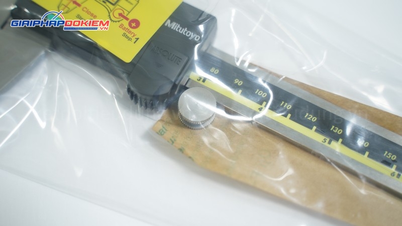 Thước cặp điện tử Mitutoyo 500-173-30 0-300mm/12" x 0.01 10 Thước cặp điện tử Mitutoyo 500-173-30 0-300mm/12" x 0.01