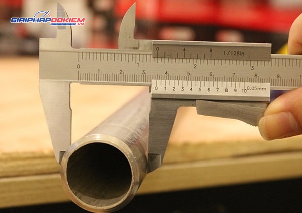 Thước cặp cơ khí Mitutoyo 530-119 0-12"/ 0-300mm/0.02mm 17 Thước cặp cơ khí Mitutoyo 530-119 0-12"/ 0-300mm/0.02mm