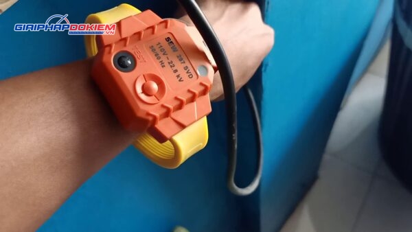 Thiết bị dò điện cao áp, đeo tay, đội đầu, cầu vai áo SEW 287SVD(110V - 22.8KVAC) 12 Thiết bị dò điện cao áp, đeo tay, đội đầu, cầu vai áo SEW 287SVD(110V - 22.8KVAC)