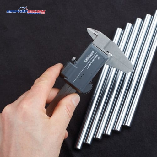 Thước cặp điện tử Mitutoyo 500-173-30 0-300mm/12" x 0.01 18 Thước cặp điện tử Mitutoyo 500-173-30 0-300mm/12" x 0.01