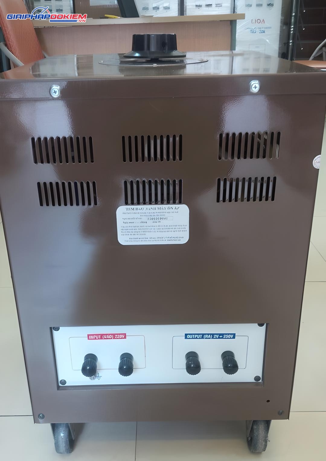 Biến Áp Vô Cấp 1 Pha LiOA SD-25100 4 Biến Áp Vô Cấp 1 Pha LiOA SD-25100