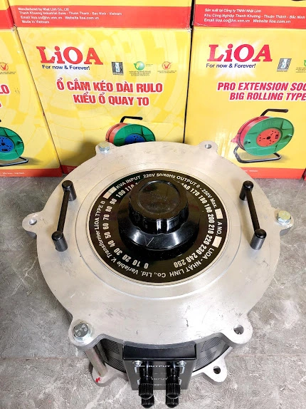 Biến Áp Vô Cấp 1 Pha LiOA SD-2525 4 Biến Áp Vô Cấp 1 Pha LiOA SD-2525