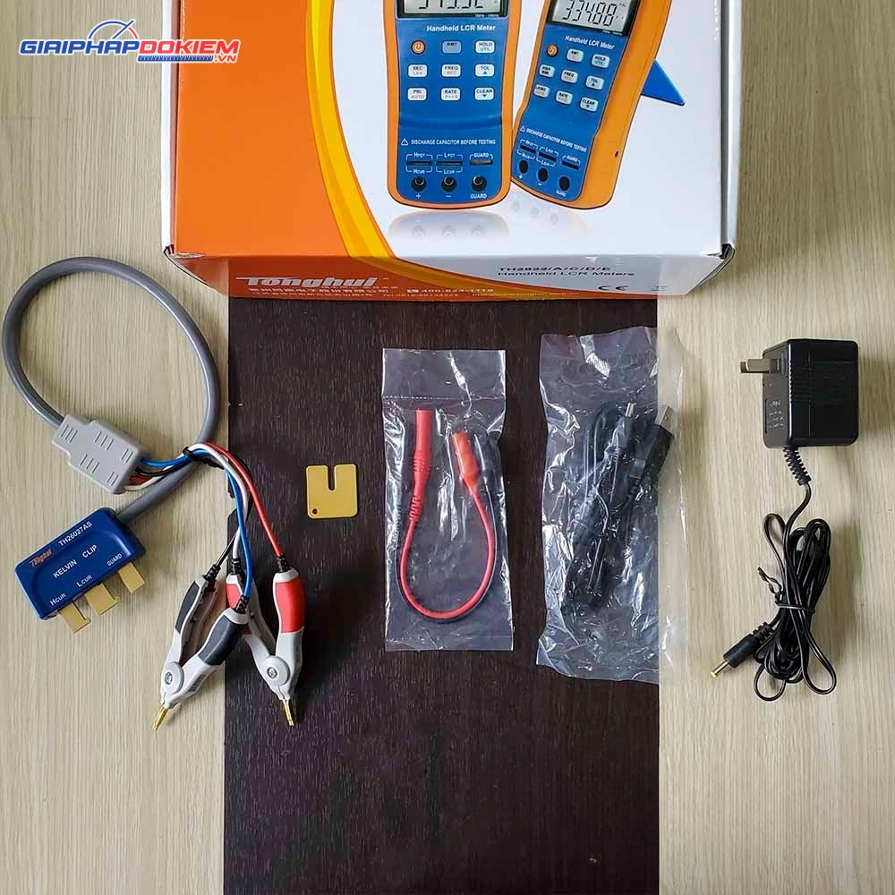Máy đo LCR cầm tay Tonghui TH2822D 12 Máy đo LCR cầm tay Tonghui TH2822D