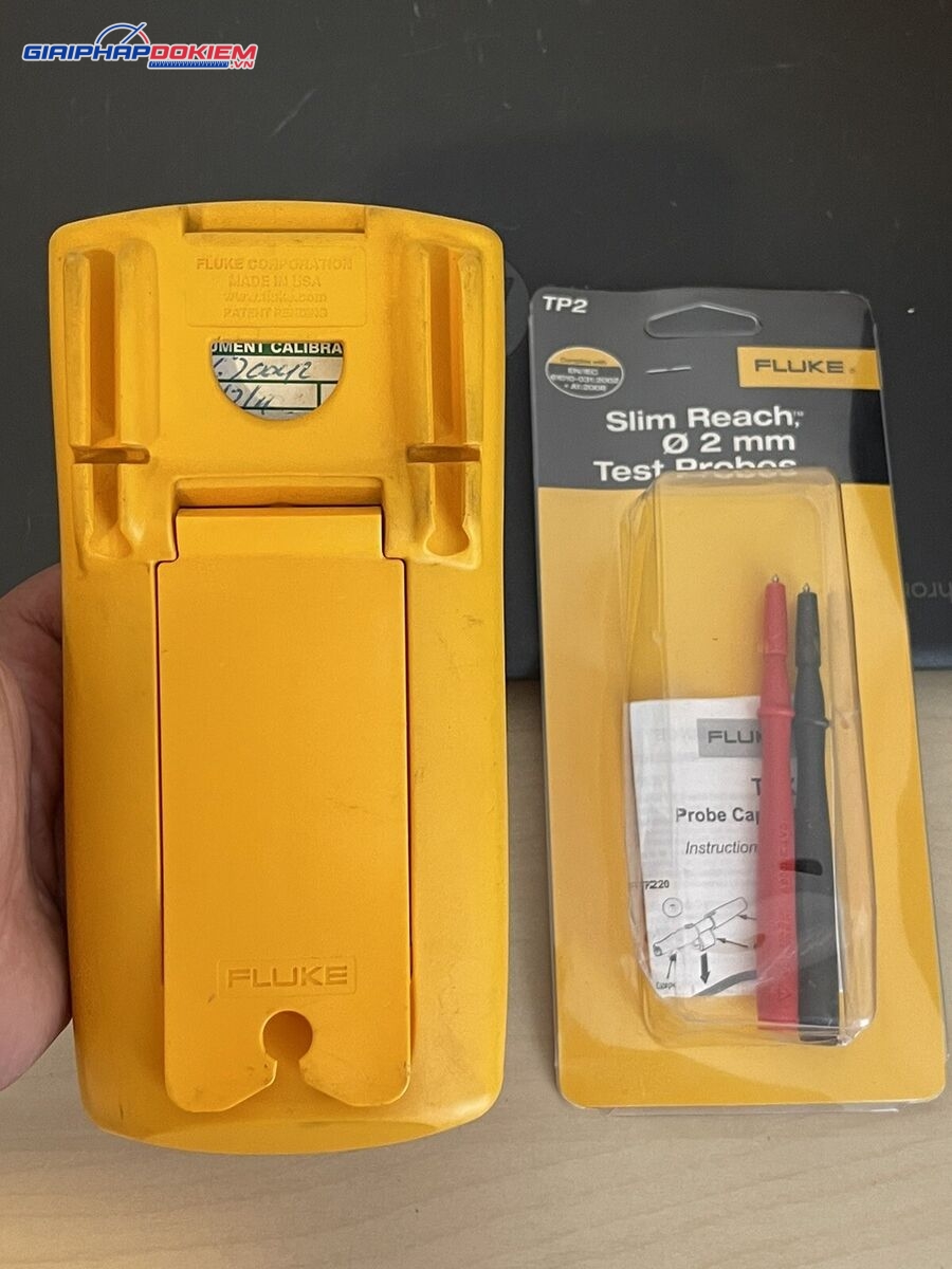 Máy hiệu chuẩn áp suất FLUKE-717 3000G (3000 psi, 207 bar) 6 Máy hiệu chuẩn áp suất FLUKE-717 3000G (3000 psi, 207 bar)