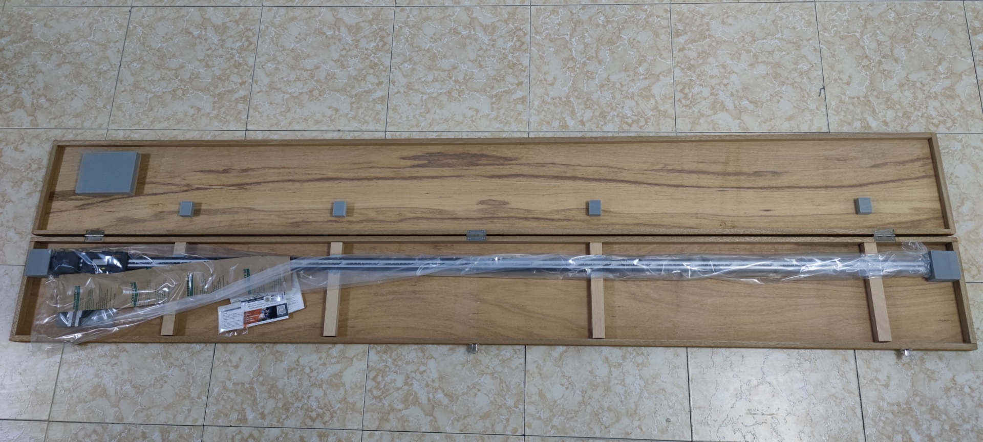 Thước Cặp Cơ Khí 1 Ngàm Đo Metric/Inch 0-2000mm/0.02mm Mitutoyo 160-159 23 thuoc cap co khi 2m bs3