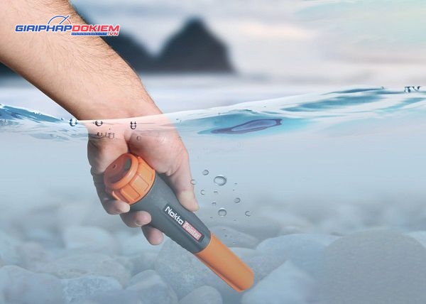 Máy dò kim loại cầm tay Nokta Pointer chống nước 5 Máy dò kim loại cầm tay Nokta Pointer chống nước