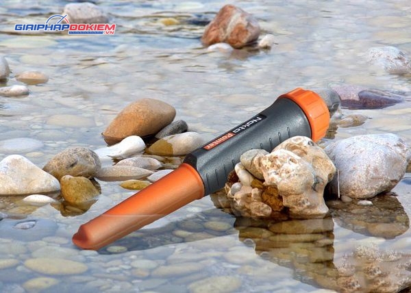 Máy dò kim loại cầm tay Nokta Pointer chống nước 8 Máy dò kim loại cầm tay Nokta Pointer chống nước