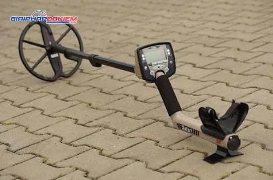 Máy dò kim loại đa tần số Minelab Safari 5 Máy dò kim loại đa tần số Minelab Safari