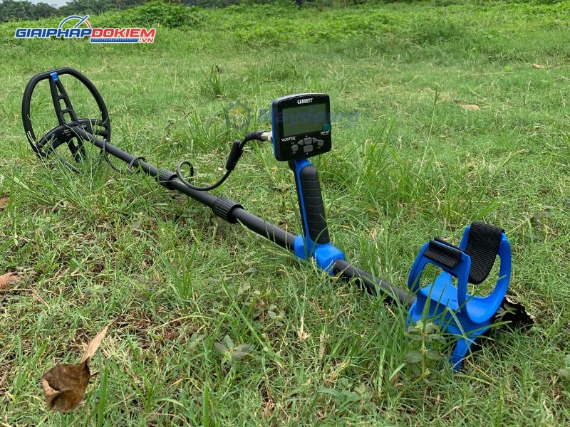Máy dò kim loại dưới lòng đất Garrett Vortex VX5 13 Garrett Vortex VX5 nhỏ gọn, có khả năng chống nước lên tới 5m