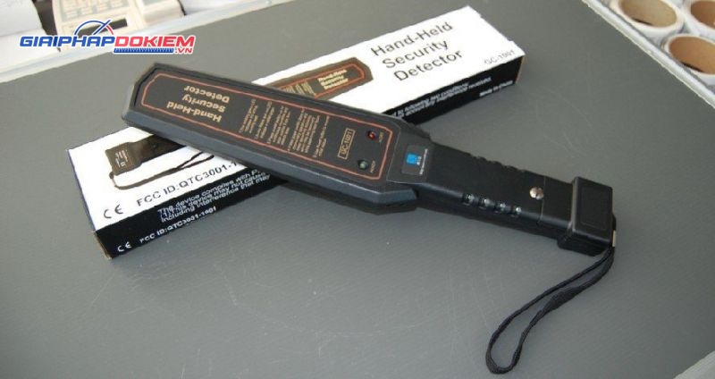 Máy dò kim loại cầm tay GoldCentury GC-1001 7 Metal Detector GC-1001 là tay dò kim loại được ứng dụng rộng rãi