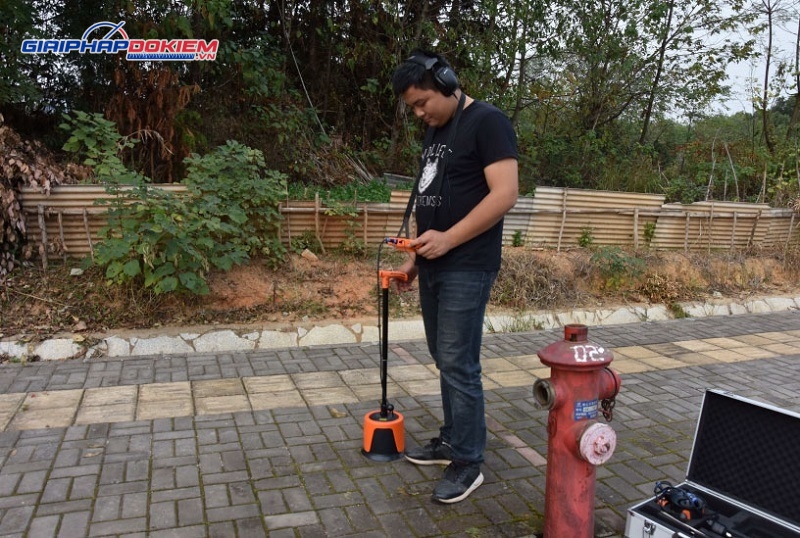 Máy phát hiện rò rỉ nước PQWT-L2000 độ sâu phát hiện 5m 9 Máy phát hiện rò rỉ nước trong đường ống PQWT-L Series được ứng dụng rộng rãi