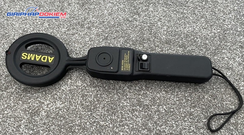 Máy dò kim loại cầm tay Adams AD2300 chuẩn chống thấm IP64 4 Máy dò kim loại cầm tay Adams AD2300 chuẩn chống thấm IP64