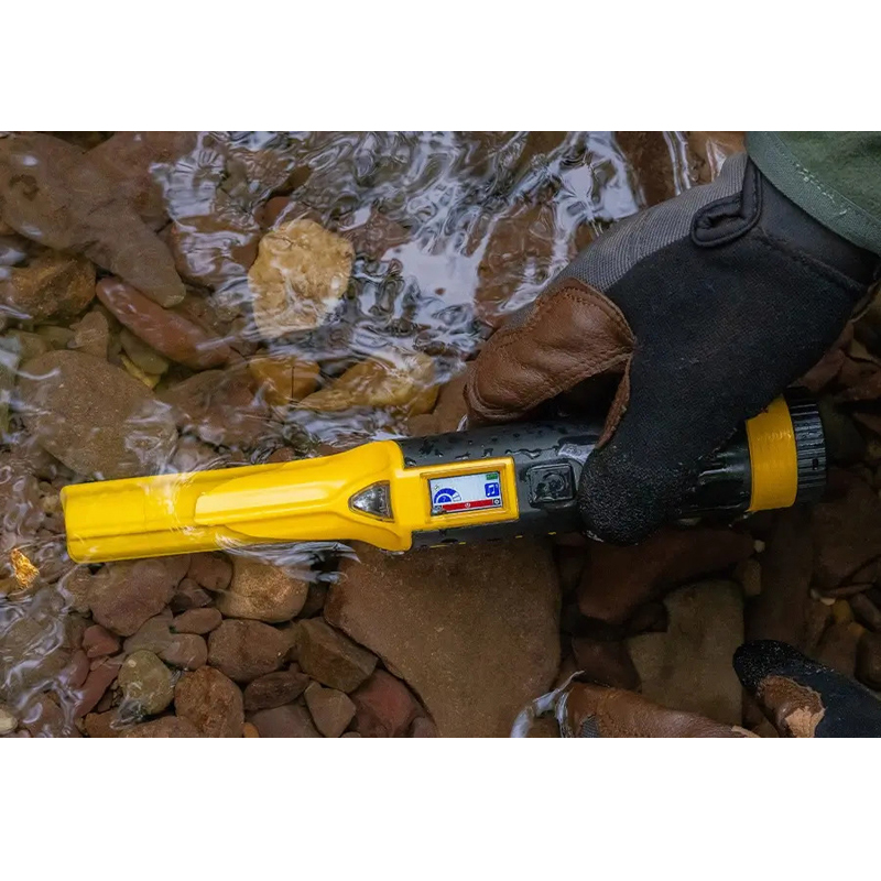 Máy dò kim loại cầm tay Nokta AccuPOINT Pointer chống nước IP68 9 Máy dò kim loại cầm tay Nokta AccuPOINT Pointer chống nước IP68